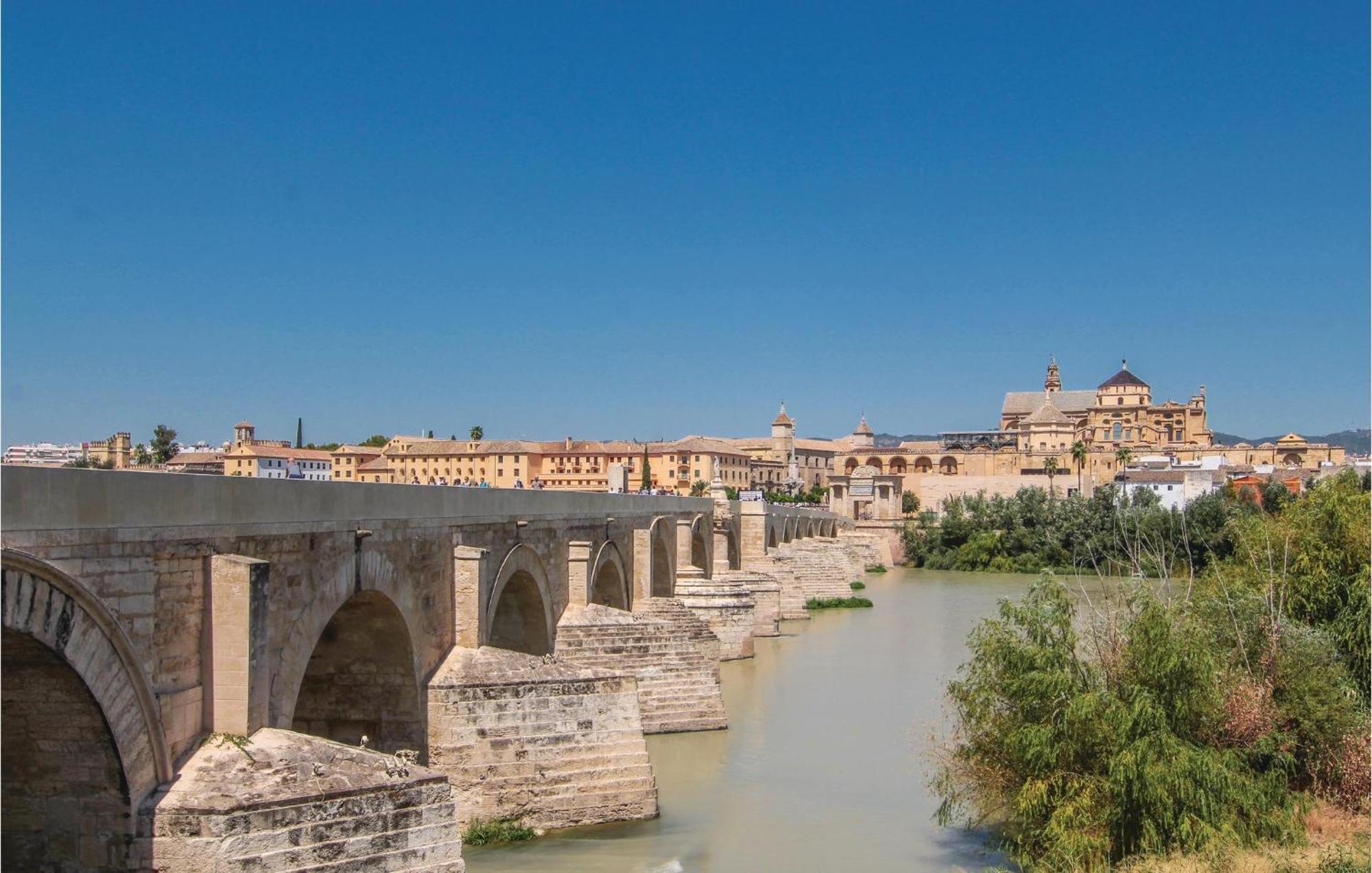 Stunning Apartment In Cordoba With Kitchen Eksteriør bilde
